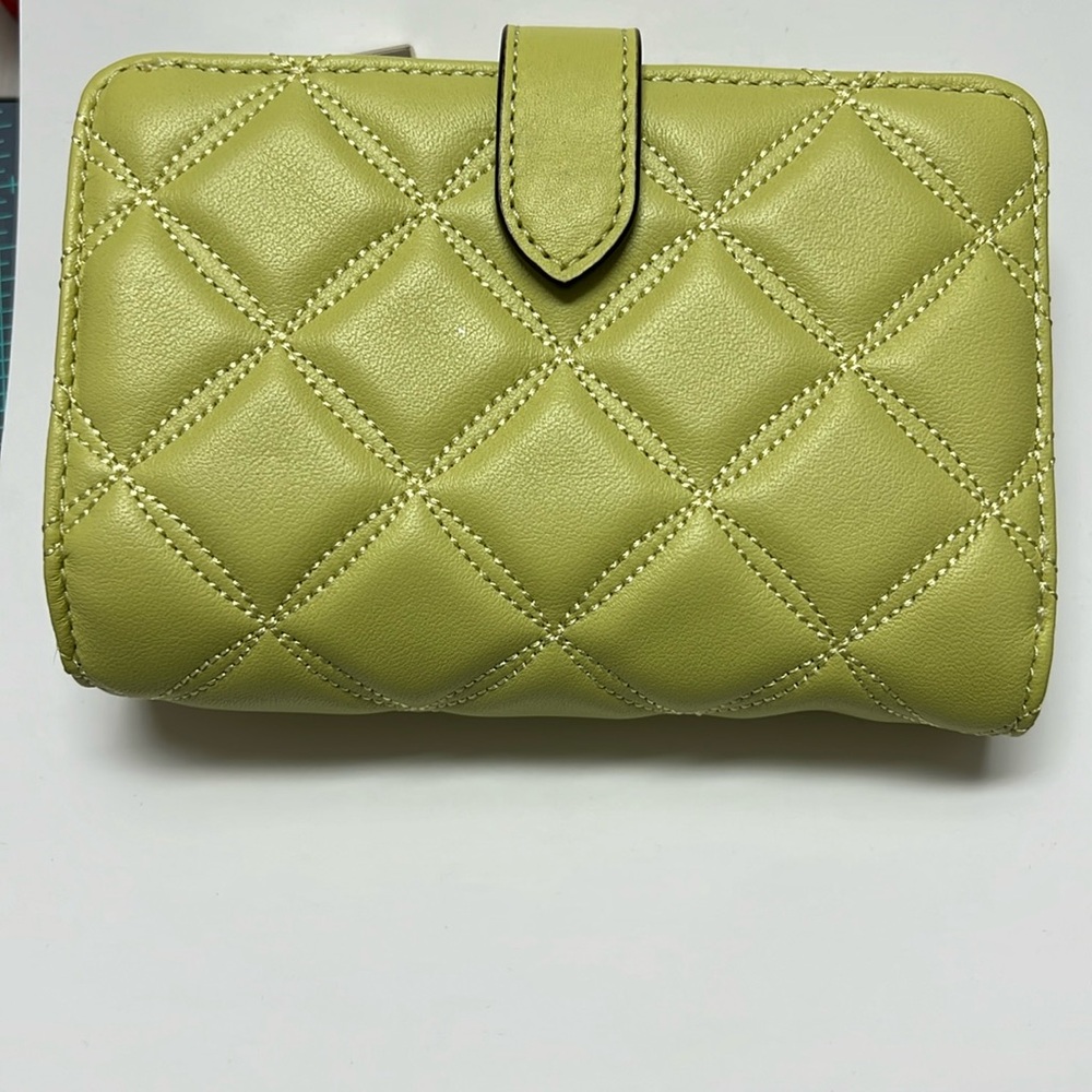 Kate Spade Pale Chartreuse Quilted Wallet NWOT - Picture 3 of 12